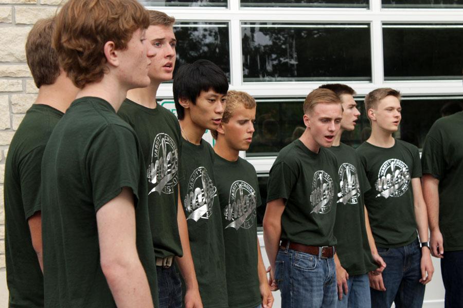 Choir performs at arts in the park