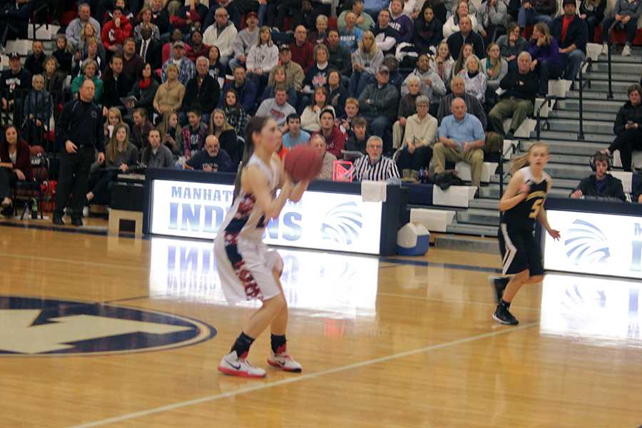 Girls rout T-High, advance to State tournament