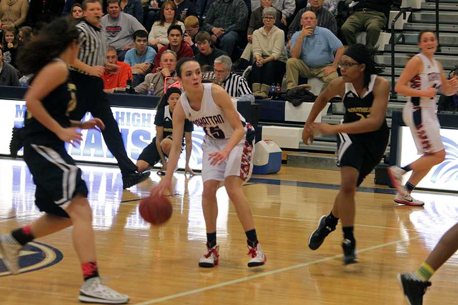 Girls rout T-High, advance to State tournament