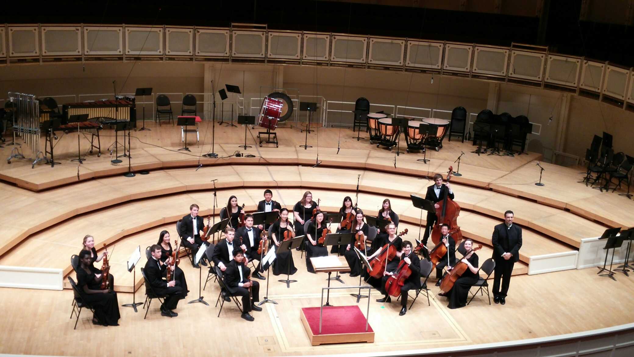 Orchestra performs in Chicago