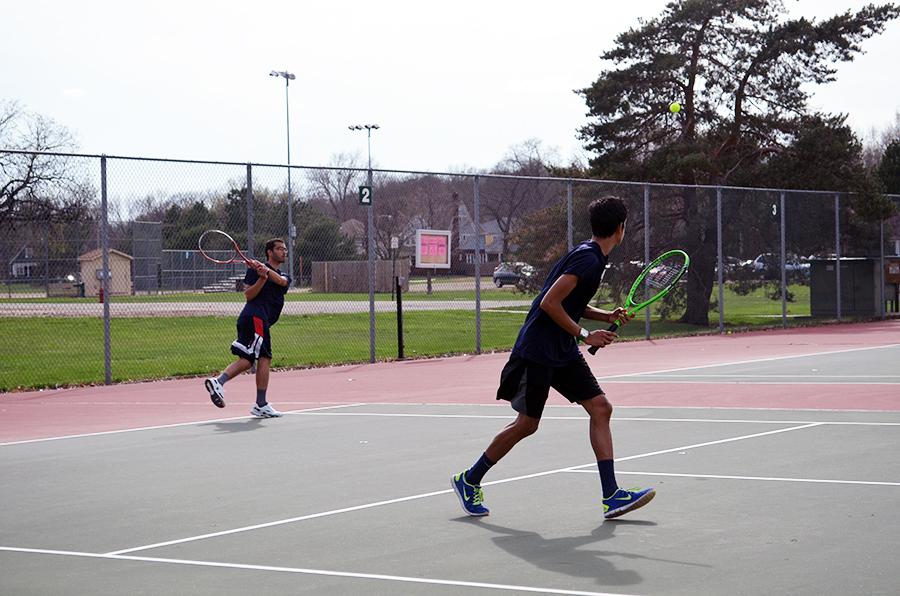 Tennis opens season with two wins