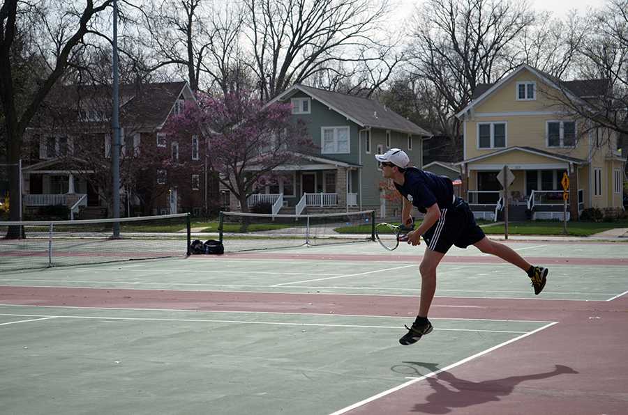 Tennis opens season with two wins