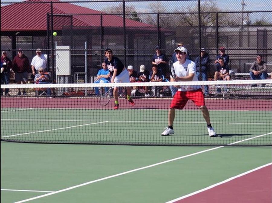 Boys tennis kicks off season with win